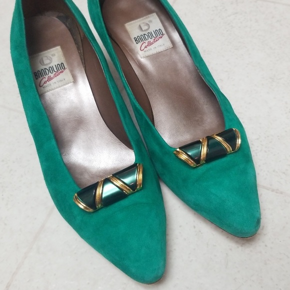emerald green suede pumps